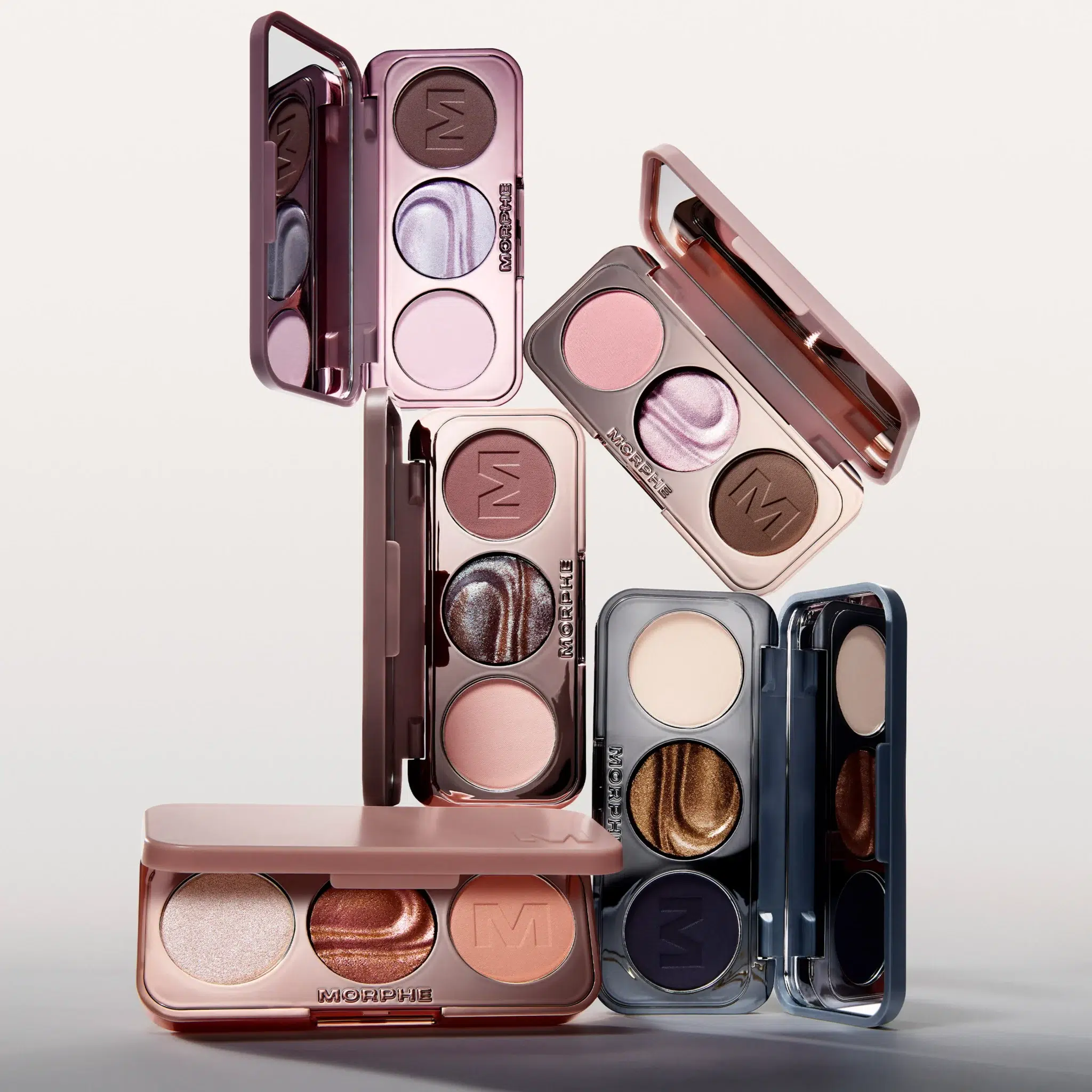 M_ChromaplusEyeshadows_Trio_StylizedGroup_Campaign_Collection